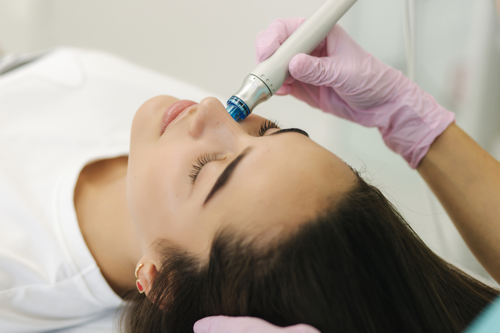 A hydrafacial is one of the most powerful, non-invasive skin resurfacing treatments available today.